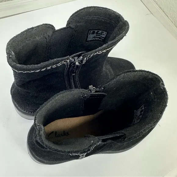 Clarks Collection Suede Ankle Boots Maye Zip Pebble Exposed Stitching 7 comfort