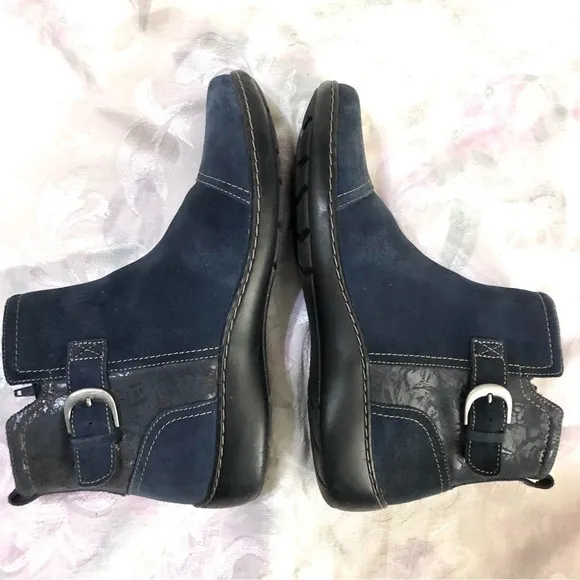 Clarks Collection Ultimate Comfort Suede Zip Ankle Boots Blue Cora Marigold 10