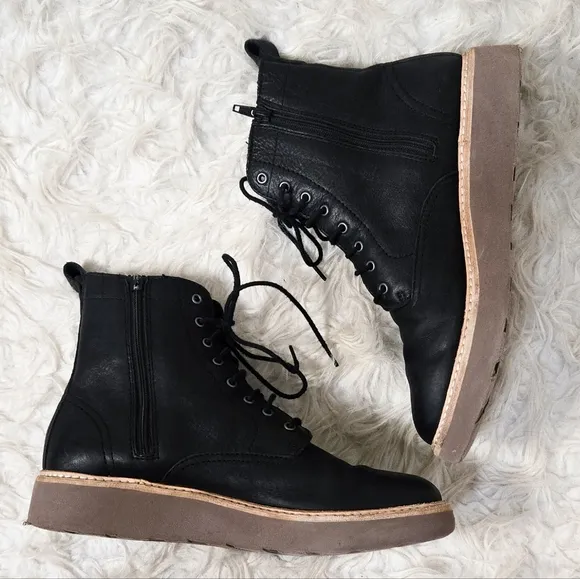 Clarks Trace Pine Boots Black Leather Lace Up  Zipper Comfort Moto Combat