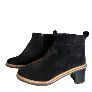 Clarks Trace Shine Black Suede Leather Ankle Boots Size 8 Comfort Shoe Boot