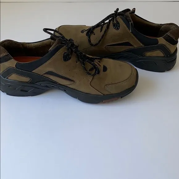 Clarks Unstructured Un-Kinetic Shoes