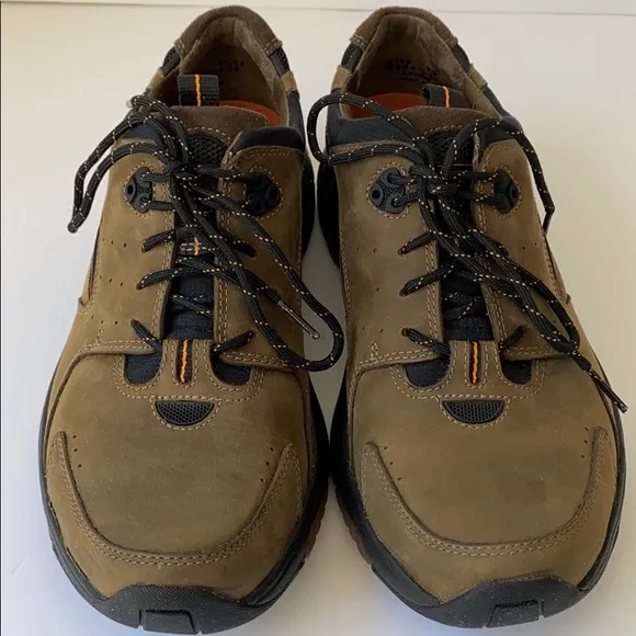 Clarks Unstructured Un-Kinetic Shoes