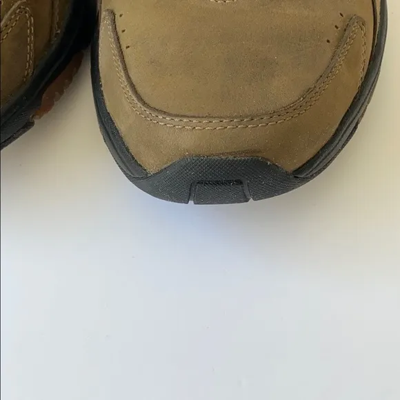 Clarks Unstructured Un-Kinetic Shoes