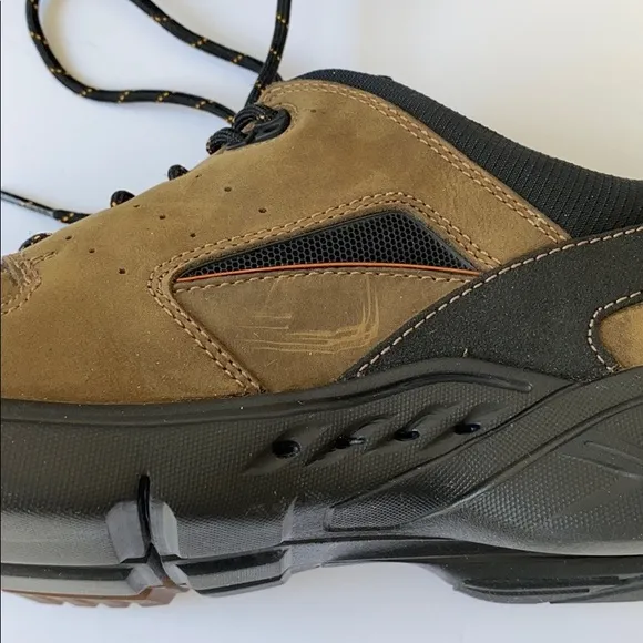 Clarks Unstructured Un-Kinetic Shoes