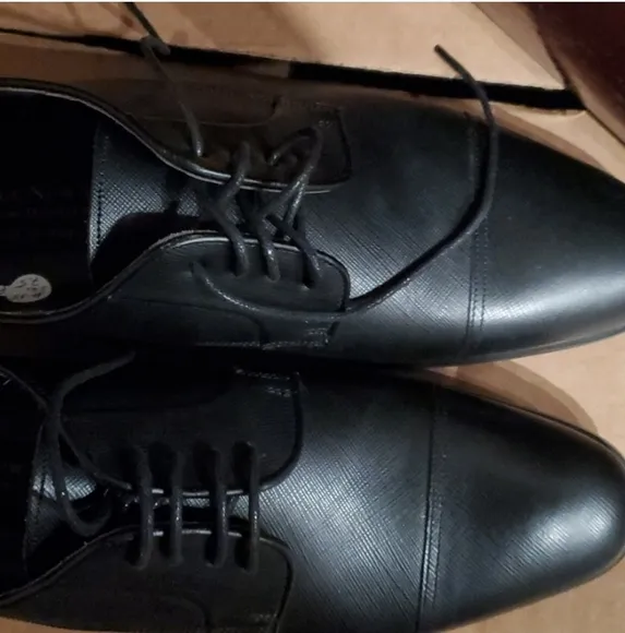 Classic Black Men's Saffiano Dress Shoes