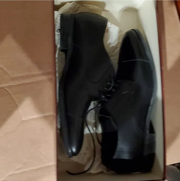 Classic Black Men's Saffiano Dress Shoes