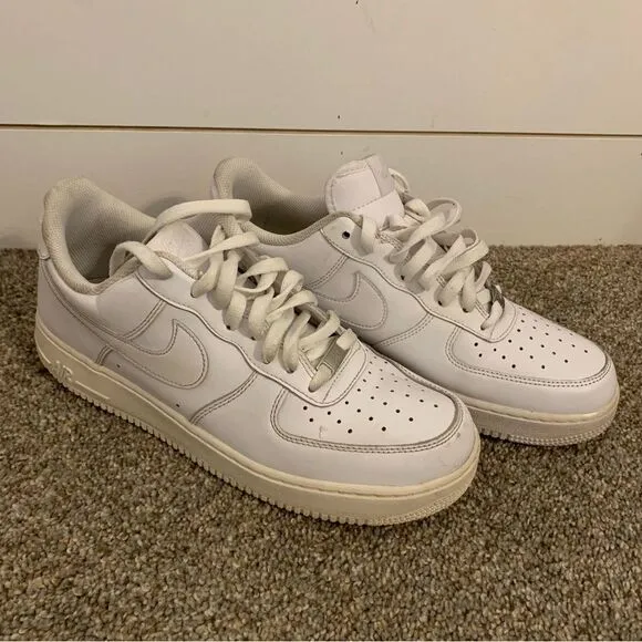 Classic Nike Air Force 1 ‘07 white low top men’s basketball size 10.5