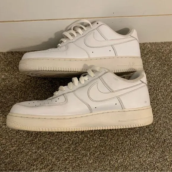 Classic Nike Air Force 1 ‘07 white low top men’s basketball size 10.5