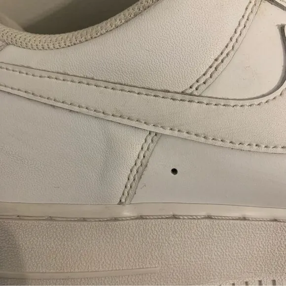 Classic Nike Air Force 1 ‘07 white low top men’s basketball size 10.5