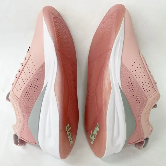 Clove Pink Women’s Classic Sneakers Size 5