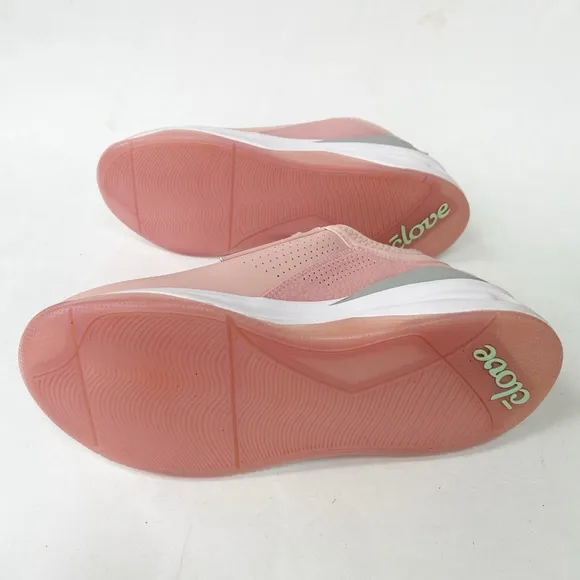 Clove Pink Women’s Classic Sneakers Size 5
