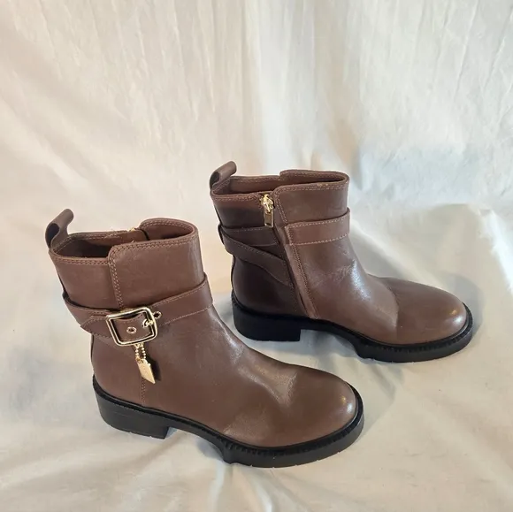 Coach Women's Size 7 Lacey Buckled Lug Sole Engineer Boots Dark Saddle New
