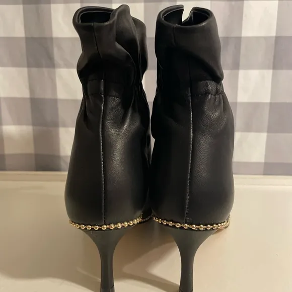 Coach Wynie ankle cinch boots black leather with bead details Sz 6