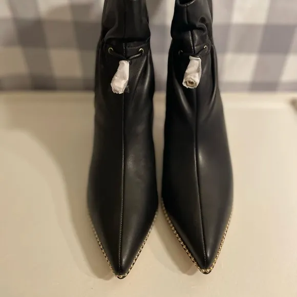 Coach Wynie ankle cinch boots black leather with bead details Sz 6