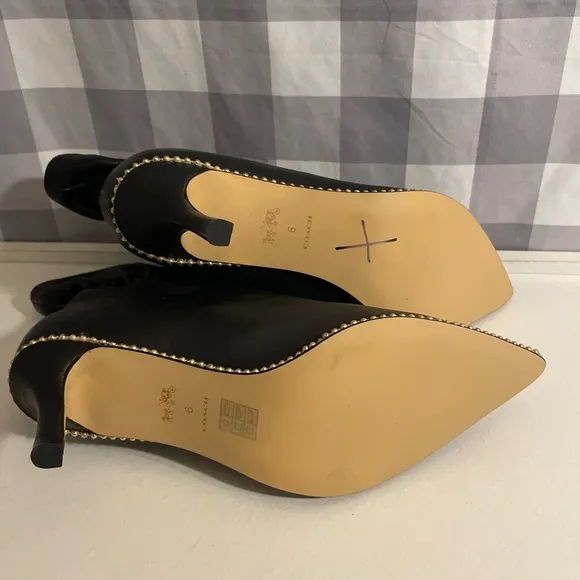 Coach Wynie ankle cinch boots black leather with bead details Sz 6