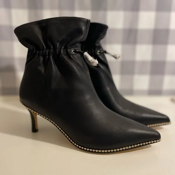 Coach Wynie ankle cinch boots black leather with bead details Sz 6