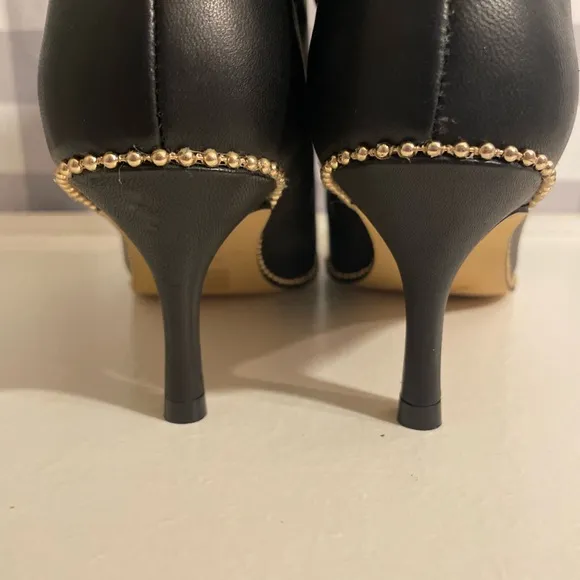 Coach Wynie ankle cinch boots black leather with bead details Sz 6