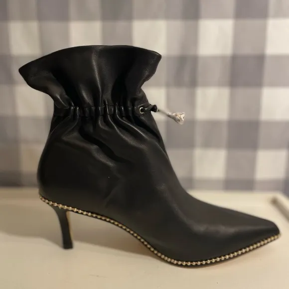 Coach Wynie ankle cinch boots black leather with bead details Sz 6