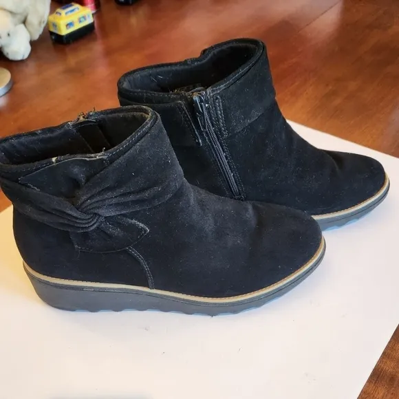 Collections for Clark's size 8.5 black suede leather comfort style boots