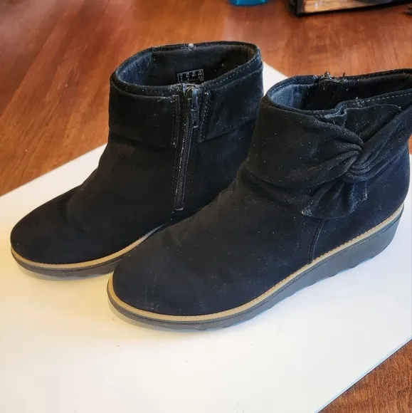 Collections for Clark's size 8.5 black suede leather comfort style boots