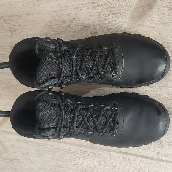 Columbia Newton Ridge Plus II Waterproof Black Hiking Boots, Mens 11