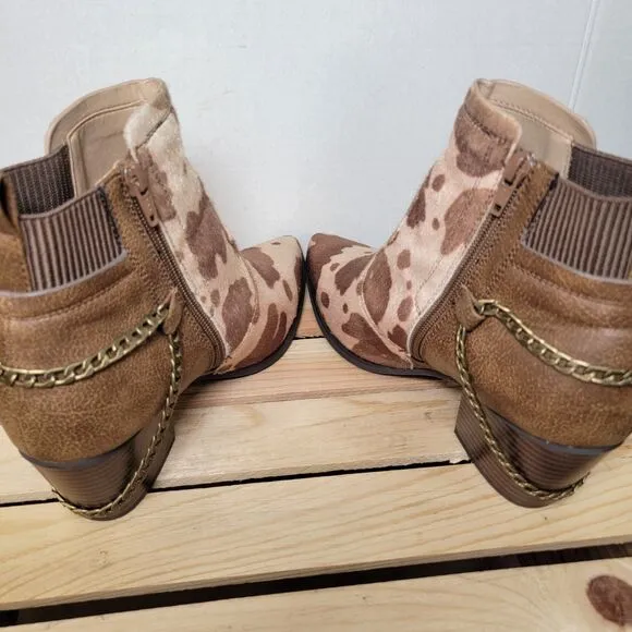 Comfort EST. 1946 Ankle Boots Brown Faux Cow Hide Med Heel - Size 9W