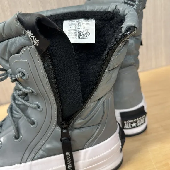 Converse All Star Gray and Black sherpa‎ fleece lined Boots women’s size 6