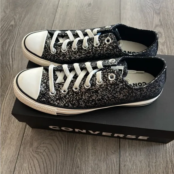 Converse Women's Black and White Sneakers