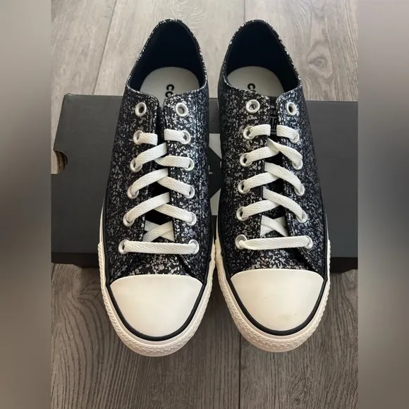 Converse Women's Black and White Sneakers