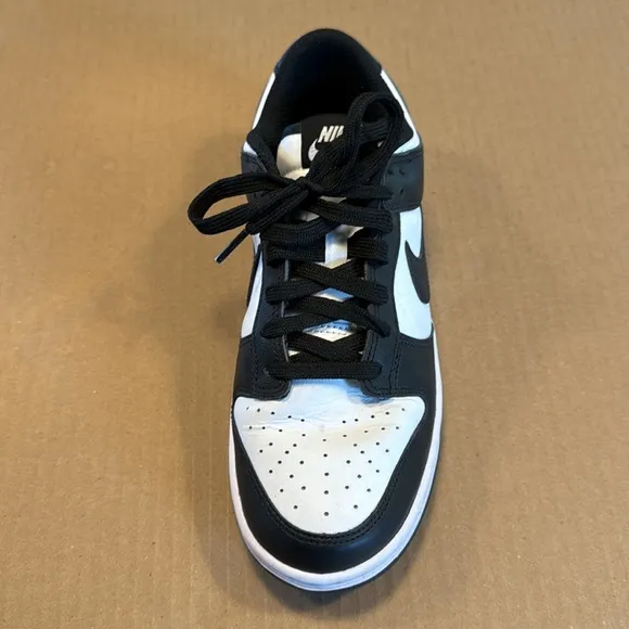 COPY - Nike Black and White Sneakers Classic Design