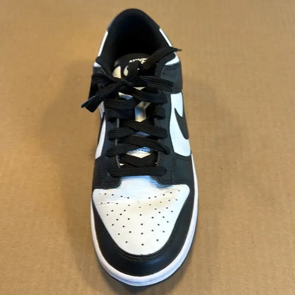 COPY - Nike Black and White Sneakers Classic Design