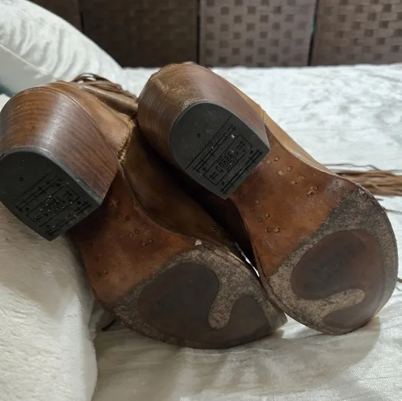 Corral Fringe Leather Boots With Starvorski Crystals Size 8 EUC!