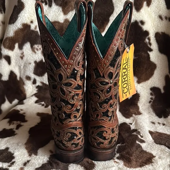 Corral Women's Brown and Black Flower Stud Glitter Inlay Western Boots A4129