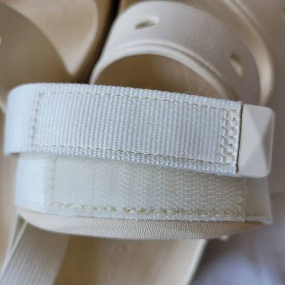 Crocs Bone Classic Hiker Xscape Sandals