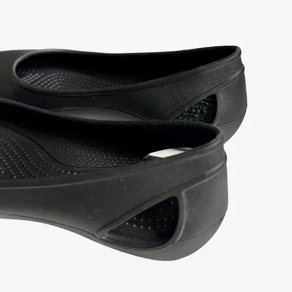 Crocs Laura Women’s Size 4 Flats Slip On shoes Black