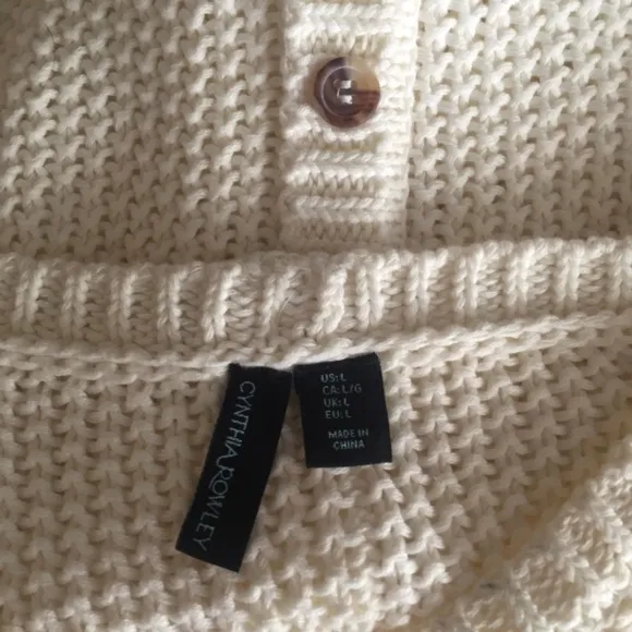 Cynthia Rowley cream loose knit pull-on sweater buttons boat neck long sleeve