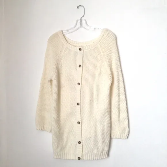 Cynthia Rowley cream loose knit pull-on sweater buttons boat neck long sleeve