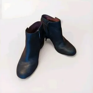 Dansko Perry Bootie Boots Size 40 Black  Leather Block Heel Zipper Comfort