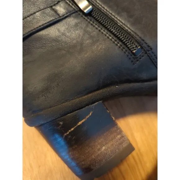 Dansko Perry Bootie Boots Size 40 Black  Leather Block Heel Zipper Comfort