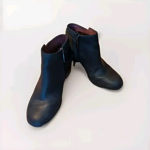 Dansko Perry Bootie Boots Size 40 Black  Leather Block Heel Zipper Comfort