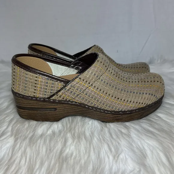 Dansko Tan Woven Striped Women's Slip-On Professional Clogs Shoes Sz 37/US 7
