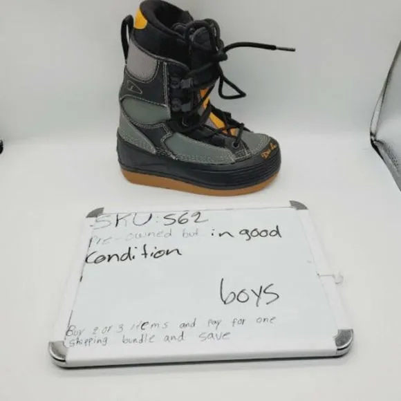 Dee Luxe Boys Snowboarding Boots Size US 210