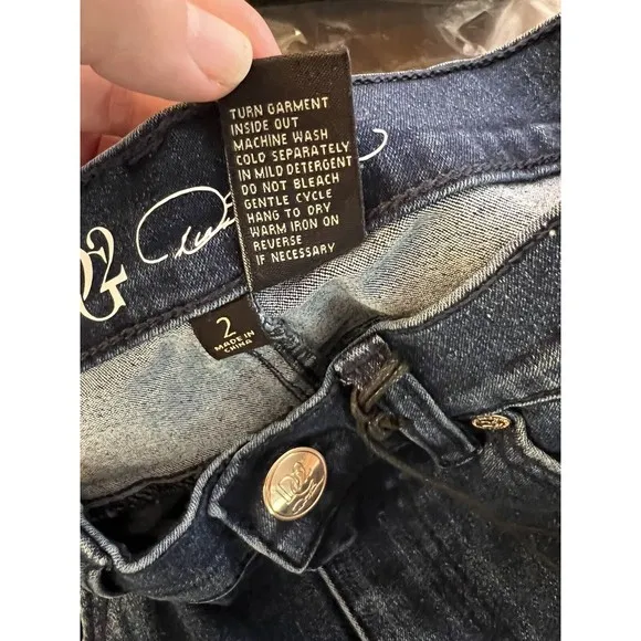 DG2 by Diane Gilman Women's Jeans Sz  2 Classic Blue NWT