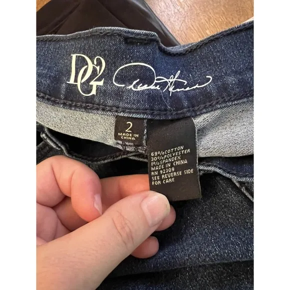 DG2 by Diane Gilman Women's Jeans Sz  2 Classic Blue NWT