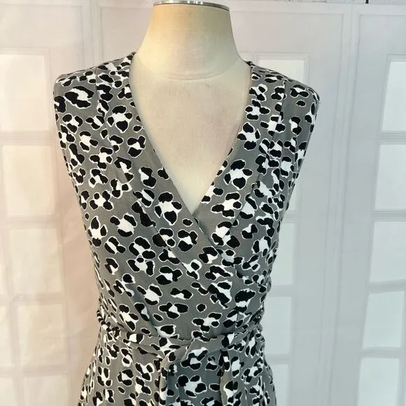 Diane Von Furstenberg new yahzi short true wrap gray cheetah print dress