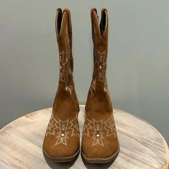 Dingo by Dan Post Rosalin Embroidered Western Boots like new condition Size 6