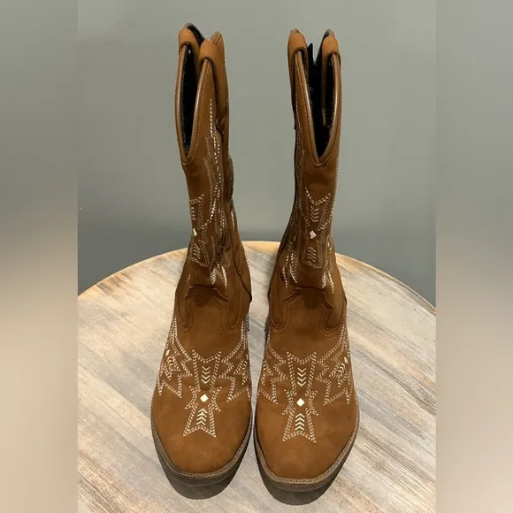 Dingo by Dan Post Rosalin Embroidered Western Boots like new condition Size 6