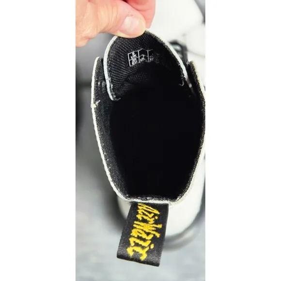 Doc Martens White 1460 Womens 8-Eye Boots Smooth Leather Lace Up Size 7