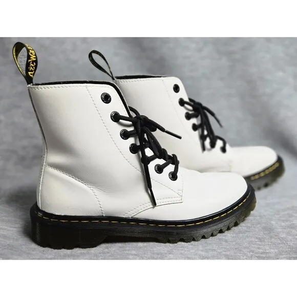 Doc Martens White 1460 Womens 8-Eye Boots Smooth Leather Lace Up Size 7