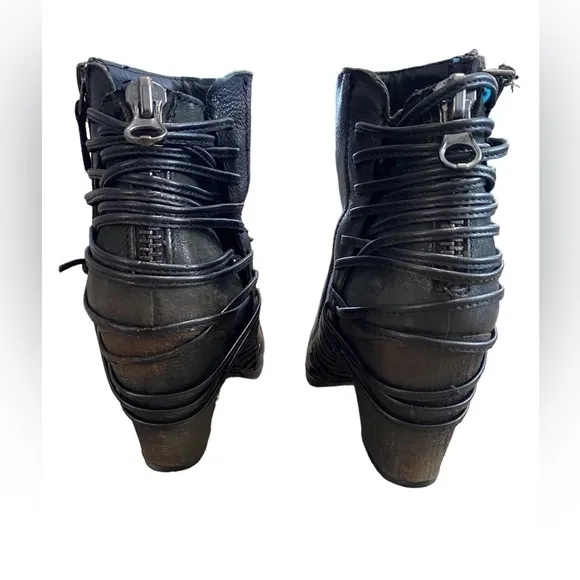 Dolce Vita Women’s Black Leather Ankle Boots Size 8.5